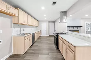 702 Austrian Rd, Grand Prairie, TX 75050 - Photo 8