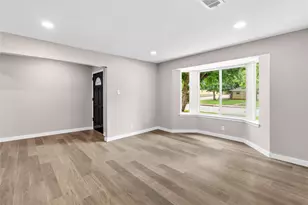 702 Austrian Rd, Grand Prairie, TX 75050 - Photo 6
