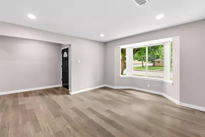 702 Austrian Road, Grand Prairie, TX 75050 - Photo 6