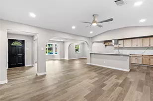 702 Austrian Rd, Grand Prairie, TX 75050 - Photo 2