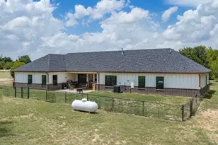 403 Polk Rd, Bowie, TX 76230 - Photo 32