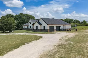 403 Polk Rd, Bowie, TX 76230 - Photo 38