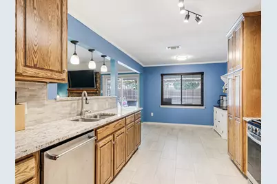 6404 Suncrest Court, North Richland Hills, TX 76180 - Photo 8