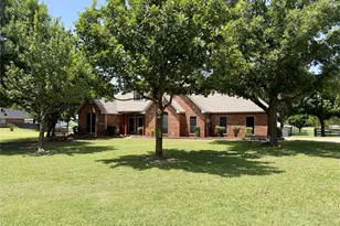 7830 Mavis Ave, Waxahachie, TX 75167 - Photo 2