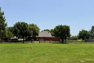 7830 Mavis Ave, Waxahachie, TX 75167 - Photo 4