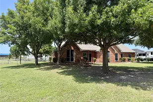 7830 Mavis Ave, Waxahachie, TX 75167 - Photo 2