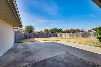 3807 Spring Hollow Drive, Carrollton, TX 75007 - Photo 24