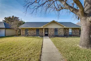 3807 Spring Hollow Dr, Carrollton, TX 75007 - Photo 2