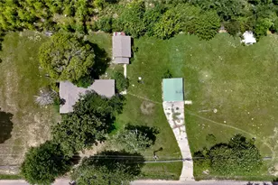 1129 N Hamlett St, Athens, TX 75751 - Photo 16