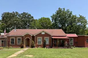 140 S Main St, Avinger, TX 75630 - Photo 1