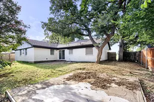 821 Oakwood Ave, Hurst, TX 76053 - Photo 18