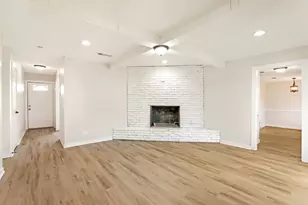 821 Oakwood Ave, Hurst, TX 76053 - Photo 2