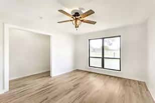821 Oakwood Ave, Hurst, TX 76053 - Photo 4