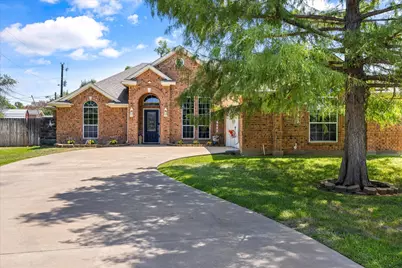 3930 Buena Vista Circle, Granbury, TX 76049 - Photo 4