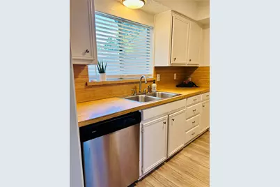 2760 Parkchester Drive, Arlington, TX 76015 - Photo 10