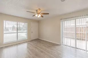 2760 Parkchester Dr, Arlington, TX 76015 - Photo 2