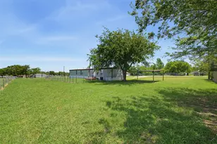 7305 Walden Dr, Joshua, TX 76058 - Photo 24
