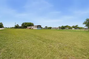 7305 Walden Dr, Joshua, TX 76058 - Photo 28