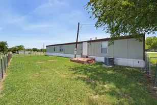 7305 Walden Dr, Joshua, TX 76058 - Photo 2