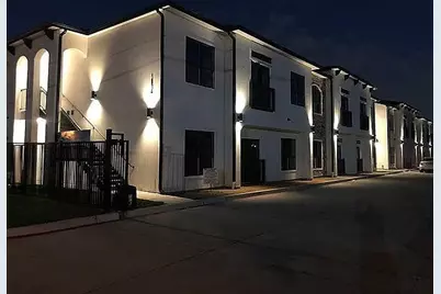 1514 E 15th Street #10, Plano, TX 75074 - Photo 2