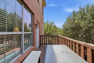 1404 Biltmore Ln, Irving, TX 75063 - Photo 32
