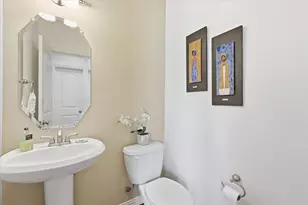 1404 Biltmore Ln, Irving, TX 75063 - Photo 10