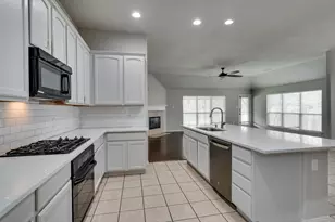 2348 Morning Dew Dr, Little Elm, TX 75068 - Photo 10