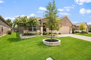 7712 Monument Dr, Little Elm, TX 76227 - Photo 2