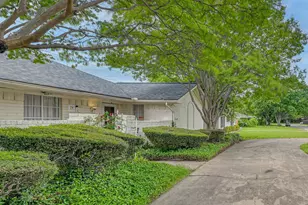 10207 Carry Back Cir, Dallas, TX 75229 - Photo 4
