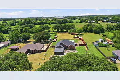 124 Sanchez Creek Court, Weatherford, TX 76088 - Photo 2