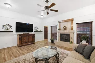 124 Sanchez Creek Ct, Weatherford, TX 76088 - Photo 4