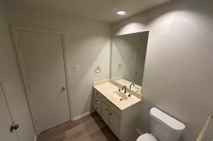 401 Towne House Ln, Richardson, TX 75081 - Photo 10
