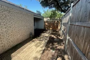 401 Towne House Ln, Richardson, TX 75081 - Photo 14