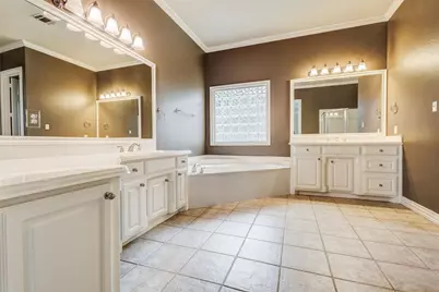 7921 Shady Oaks Drive, North Richland Hills, TX 76182 - Photo 18
