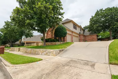7921 Shady Oaks Drive, North Richland Hills, TX 76182 - Photo 4