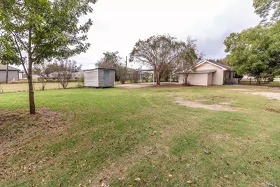 801 S Sutton Street, Mabank, TX 75147 - Photo 14