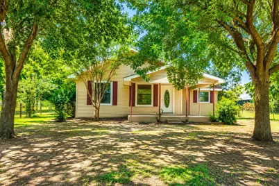 801 S Sutton Street, Mabank, TX 75147 - Photo 1