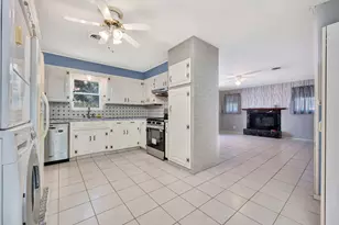 7004 Meadowbrook Dr, Fort Worth, TX 76112 - Photo 8