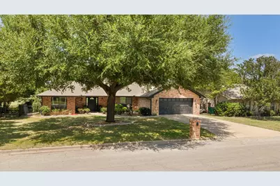 1003 Prairie Wind Boulevard, Stephenville, TX 76401 - Photo 2