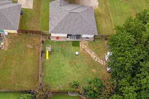 807 Lee St, Tioga, TX 76271 - Photo 28