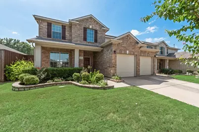 306 Salsbury Drive, Euless, TX 76040 - Photo 2