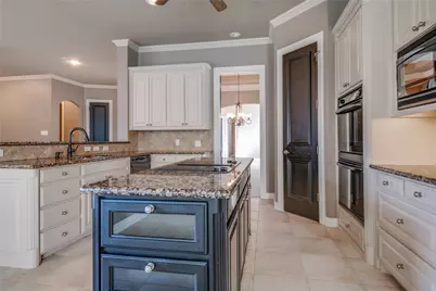 801 Camelot Court, Highland Village, TX 75077 - Photo 18
