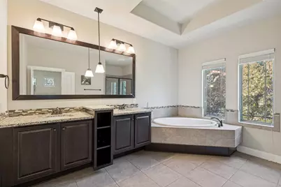 1017 Brook Hollow Drive, Euless, TX 76039 - Photo 12