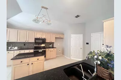 10718 Brandenberg Drive, Frisco, TX 75035 - Photo 10