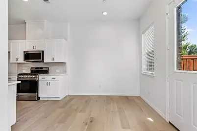 2404 Acorn Court, Sachse, TX 75048 - Photo 12