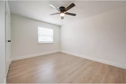 805 W Chambers Street #C, Cleburne, TX 76033 - Photo 8