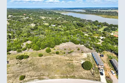 3102 Hilltop Court, Granbury, TX 76048 - Photo 4