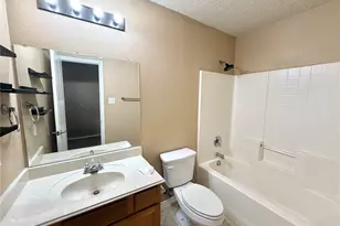 185 Rolling Ct, Lancaster, TX 75146 - Photo 2