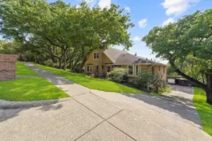1806 Old Oak Dr, Arlington, TX 76012 - Photo 32