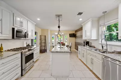 1806 Old Oak Drive, Arlington, TX 76012 - Photo 2